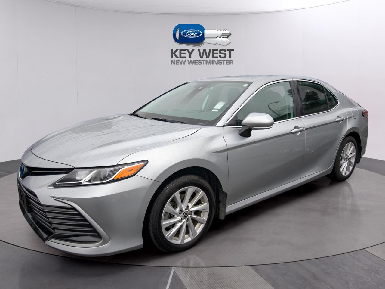 2023 Toyota Camry HYBRID LE Photo1