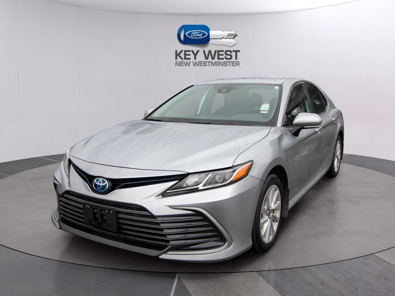 2023 Toyota Camry HYBRID LE Photo1