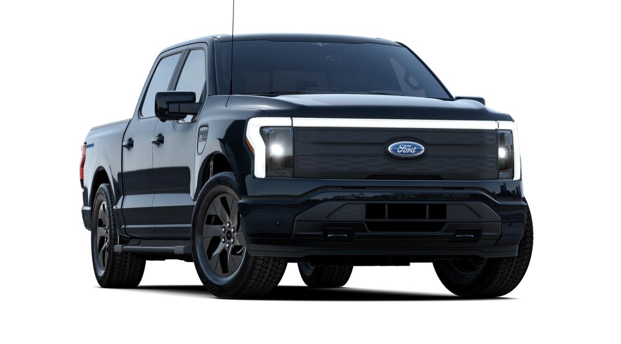 2023 Ford F-150 Lightning Lariat 4WD SuperCrew 5.5' Photo3