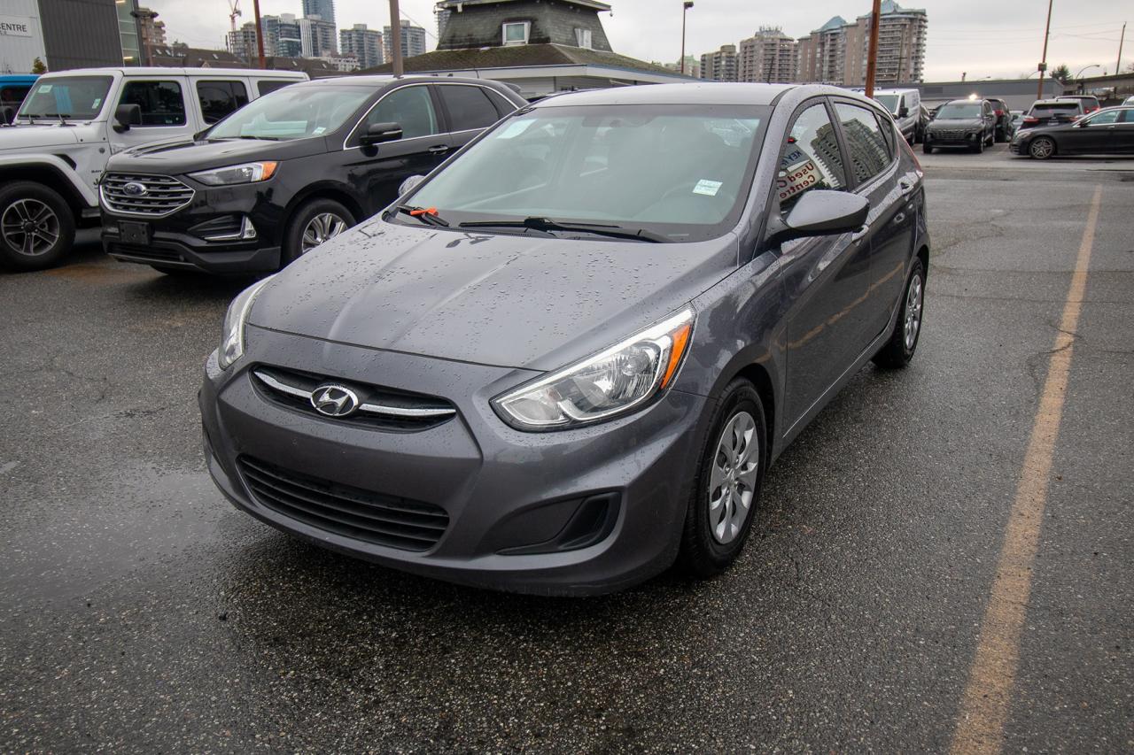 2015 Hyundai Accent GL Photo1