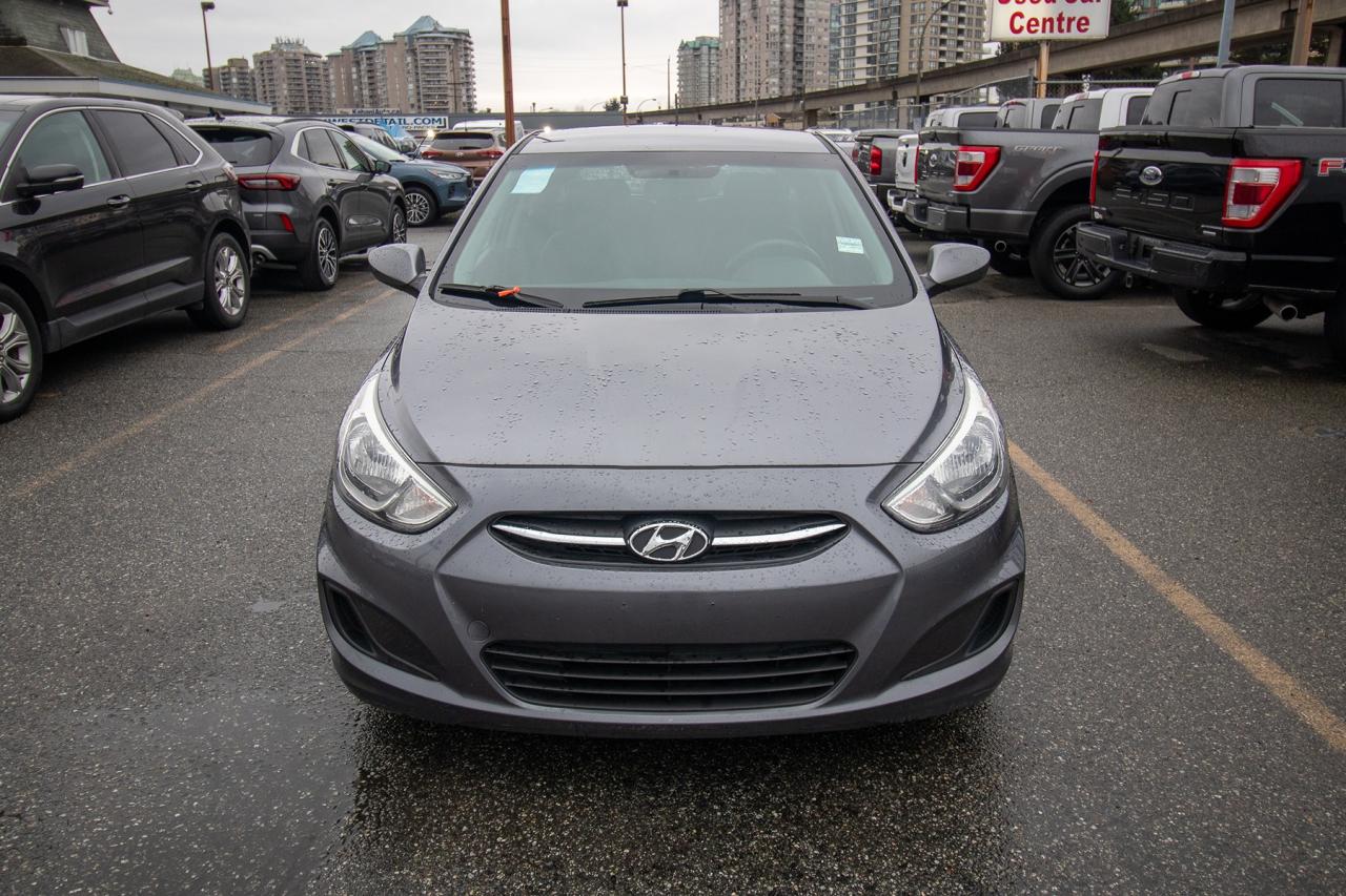 2015 Hyundai Accent GL Photo3