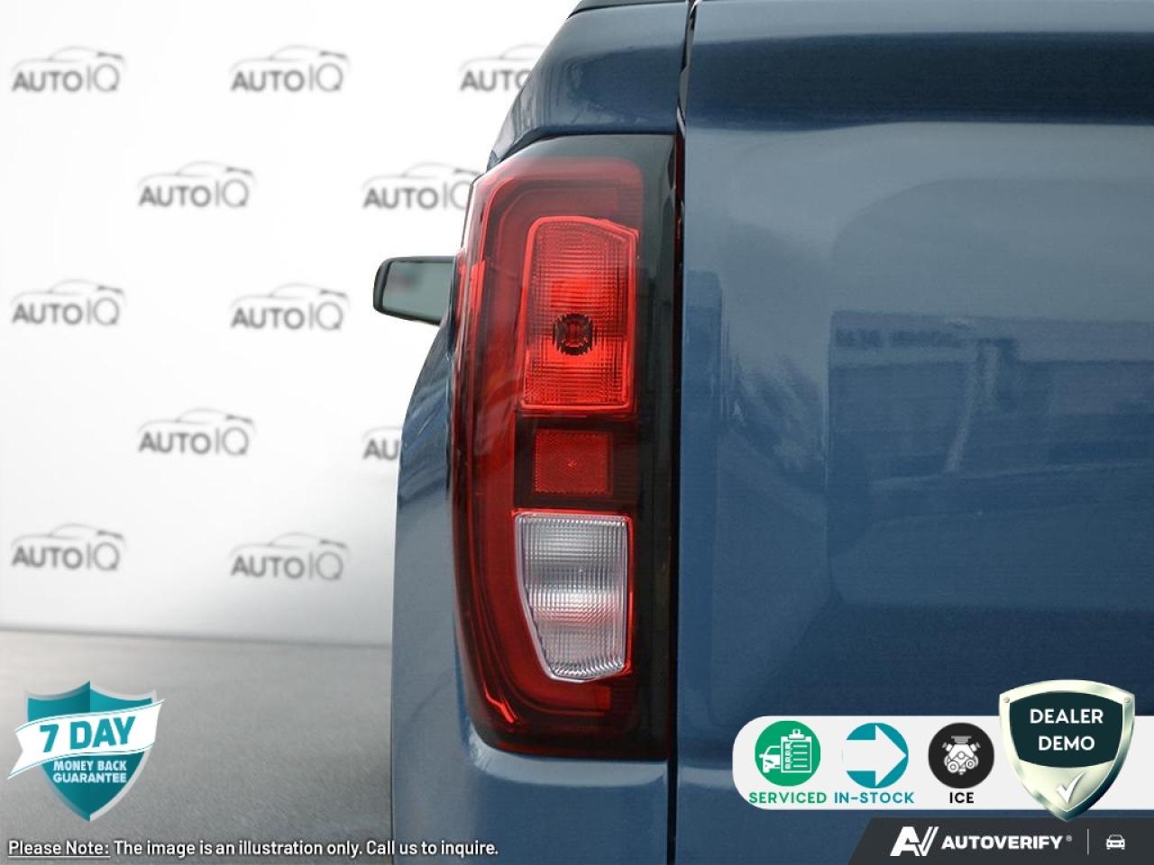 2026 GMC Sierra 1500 Elevation FRONT BUCKET SEATS WITH CENTRE CONSOLE INCLUDES WIRELESS CHARGING | PWR SUNROOF | GMC MULTIPRO TAILGATE Photo