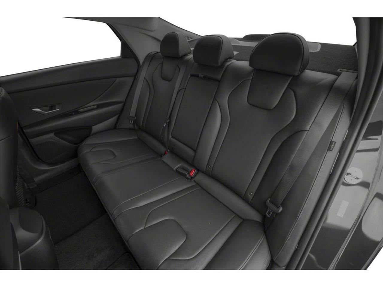 2025 Hyundai Elantra Luxury Photo
