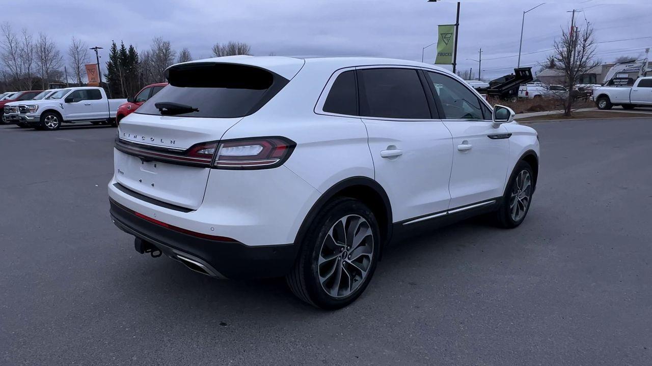 2022 Lincoln Nautilus Reserve HEATED SEATS, BACK UP CAM, MOONROOF!! Photo3