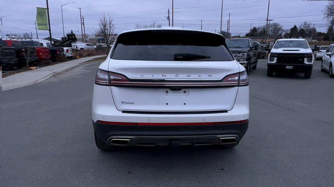 2022 Lincoln Nautilus Reserve HEATED SEATS, BACK UP CAM, MOONROOF!! Photo2