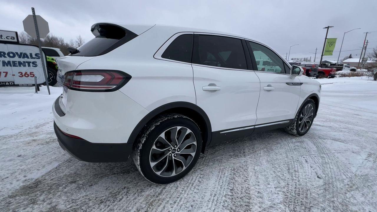 2022 Lincoln Nautilus Reserve AWD, HEATED SEATS, BACK UP CAM, MOONROOF, NAV, SIRIUS XM!! Photo3