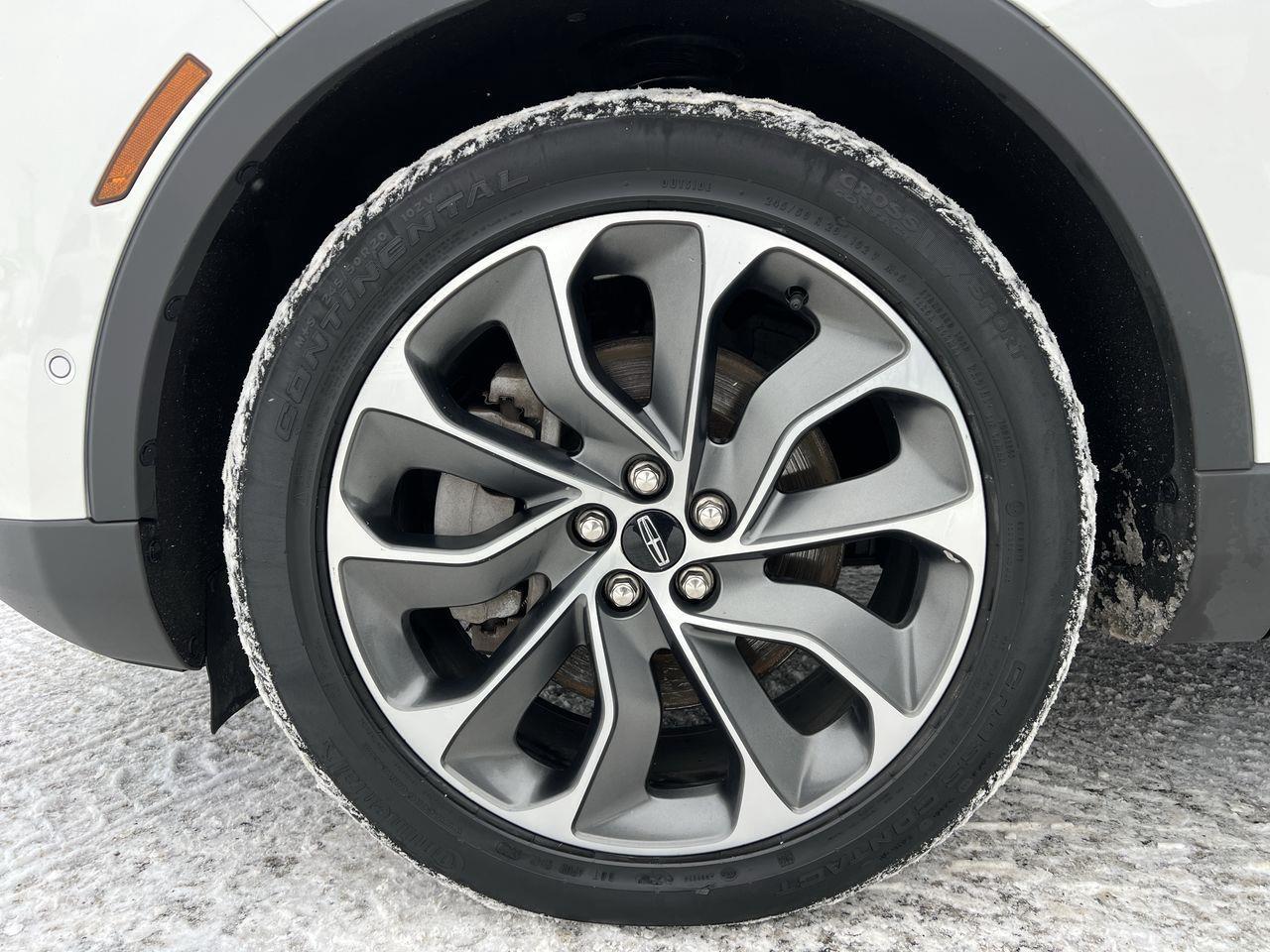 2022 Lincoln Nautilus Reserve AWD, HEATED SEATS, BACK UP CAM, MOONROOF, NAV, SIRIUS XM!! Photo