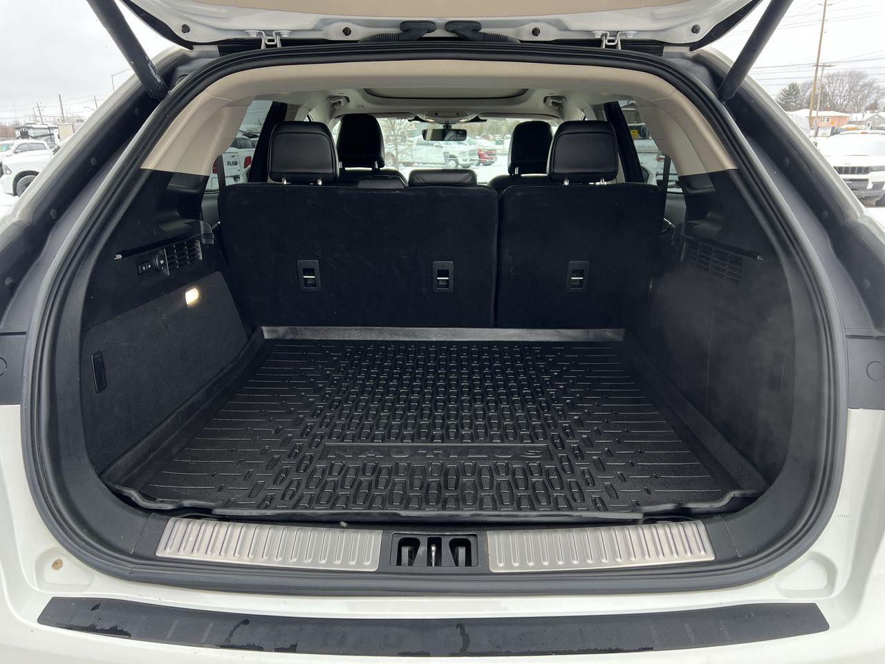 2022 Lincoln Nautilus Reserve AWD, HEATED SEATS, BACK UP CAM, MOONROOF, NAV, SIRIUS XM!! Photo