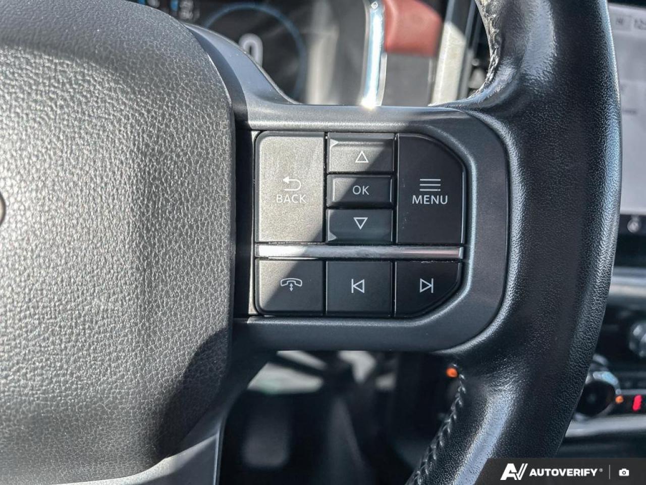 2023 Ford F-150 Lariat CREW CAB 4X4 LARIAT SUNROOF LEATHER CERTIFIED Photo