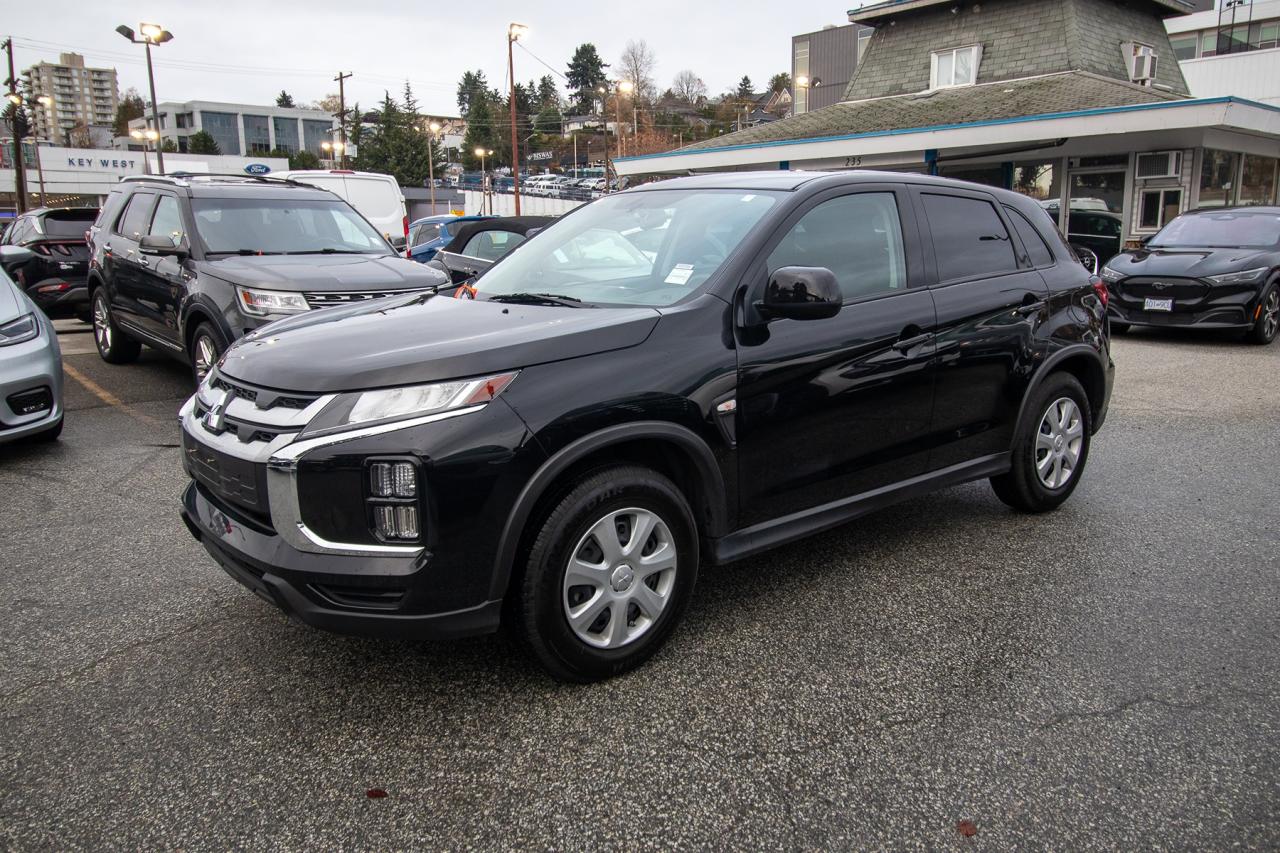 2023 Mitsubishi RVR ES Photo2