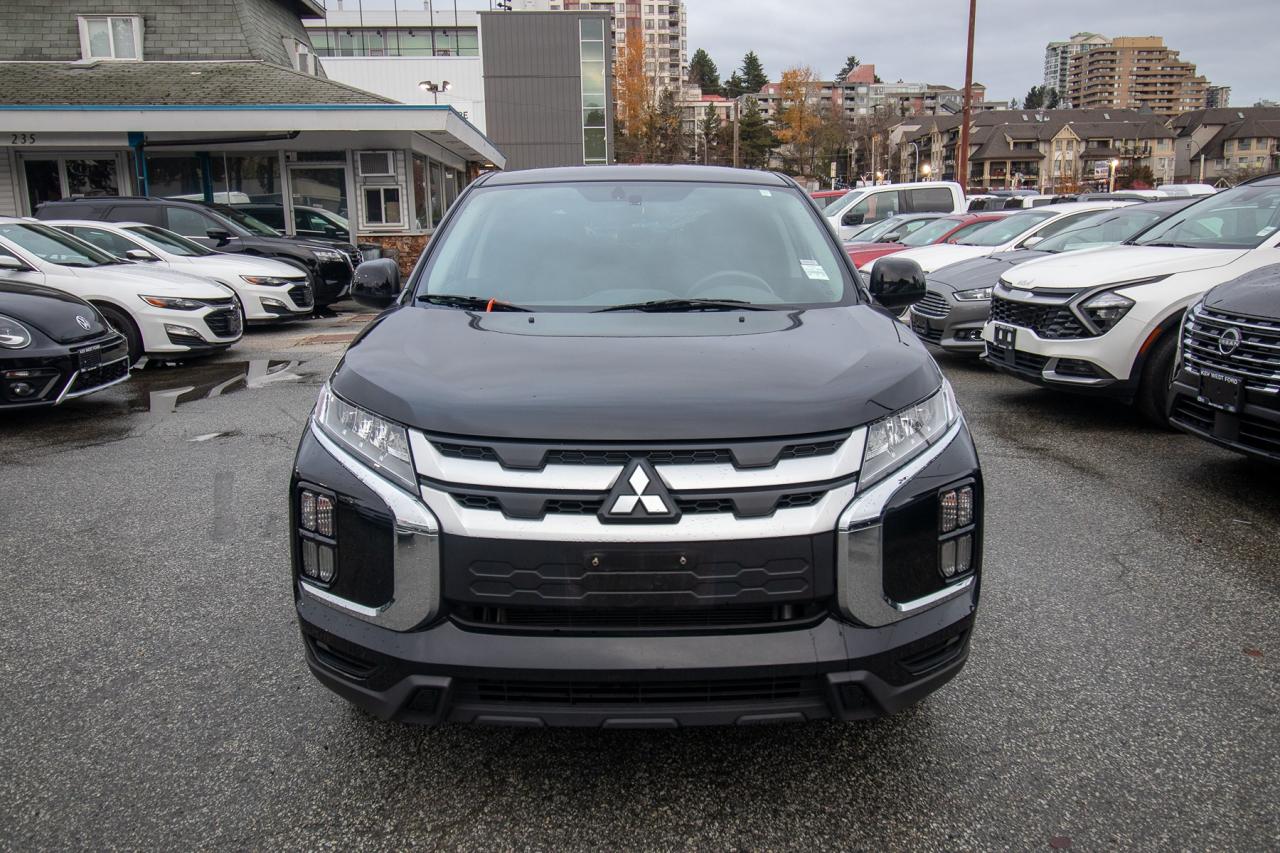 2023 Mitsubishi RVR ES Photo3