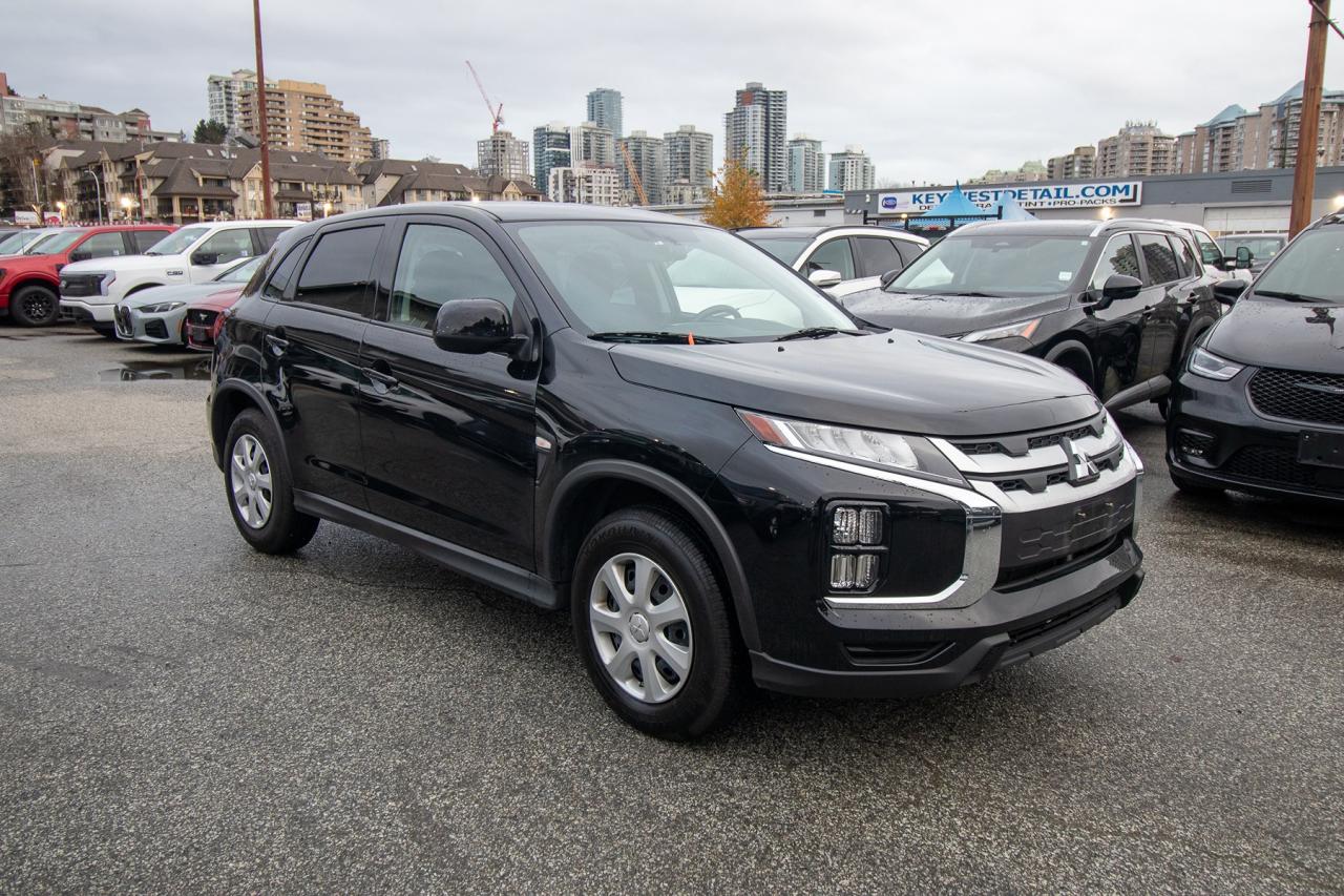 2023 Mitsubishi RVR ES Photo4