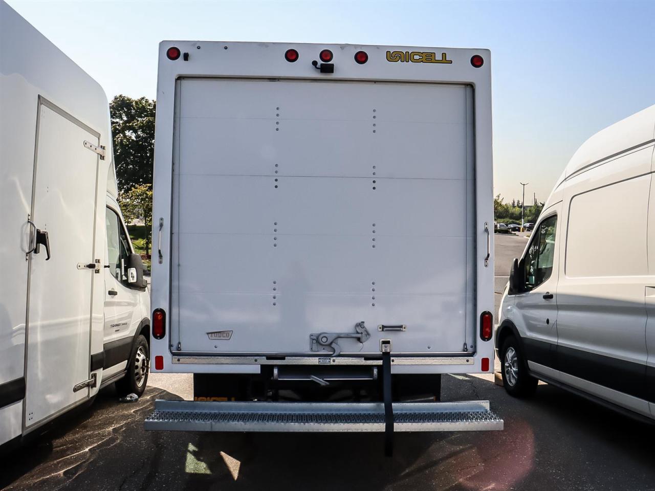 2024 Ford Transit -350 Cutaway Photo2