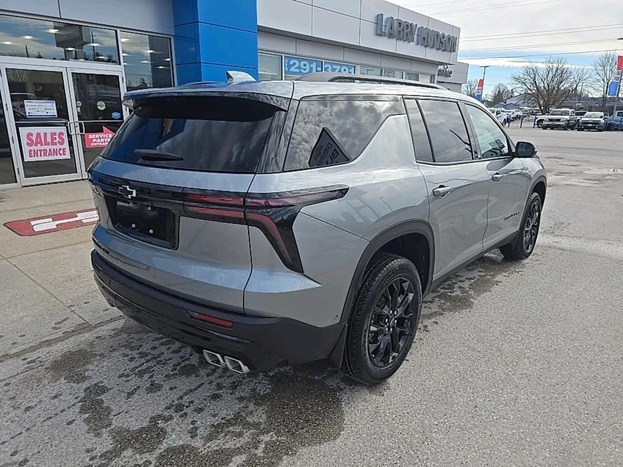 2026 Chevrolet Traverse LT Photo2