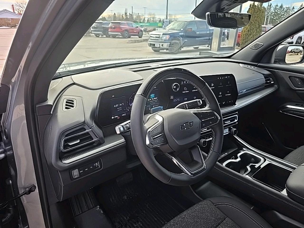 2026 Chevrolet Traverse LT Photo3