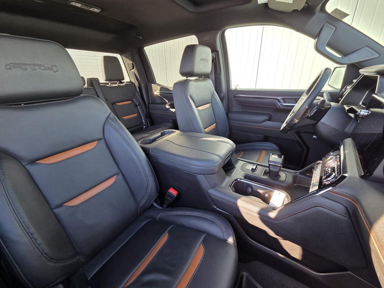 2025 GMC Sierra 1500 AT4 One Owner | Crew | 20" Wheels Photo