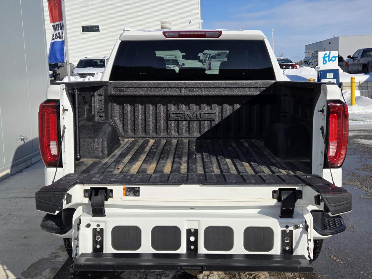 2025 GMC Sierra 1500 AT4 One Owner | Crew | 20" Wheels Photo