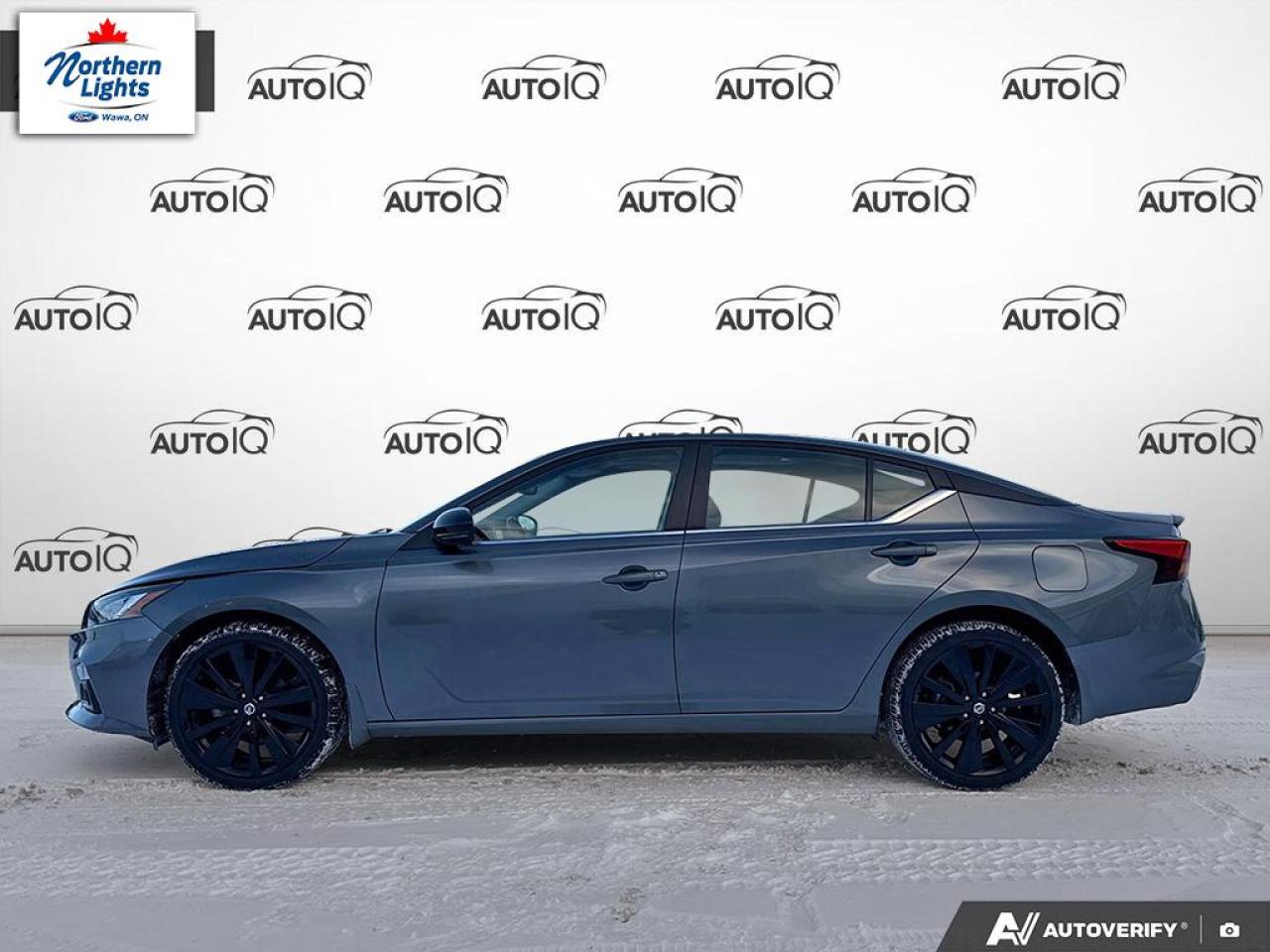 2022 Nissan Altima 2.5 SR Midnight Edition Photo2