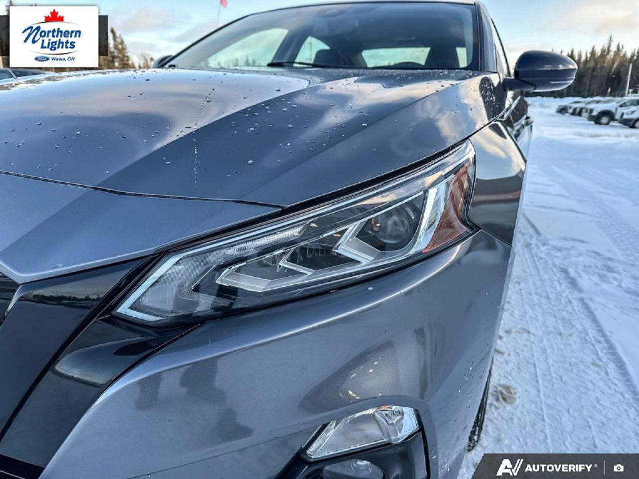 2022 Nissan Altima 2.5 SR Midnight Edition Photo