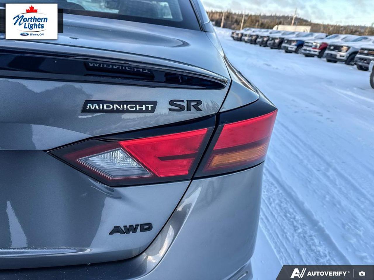 2022 Nissan Altima 2.5 SR Midnight Edition Photo