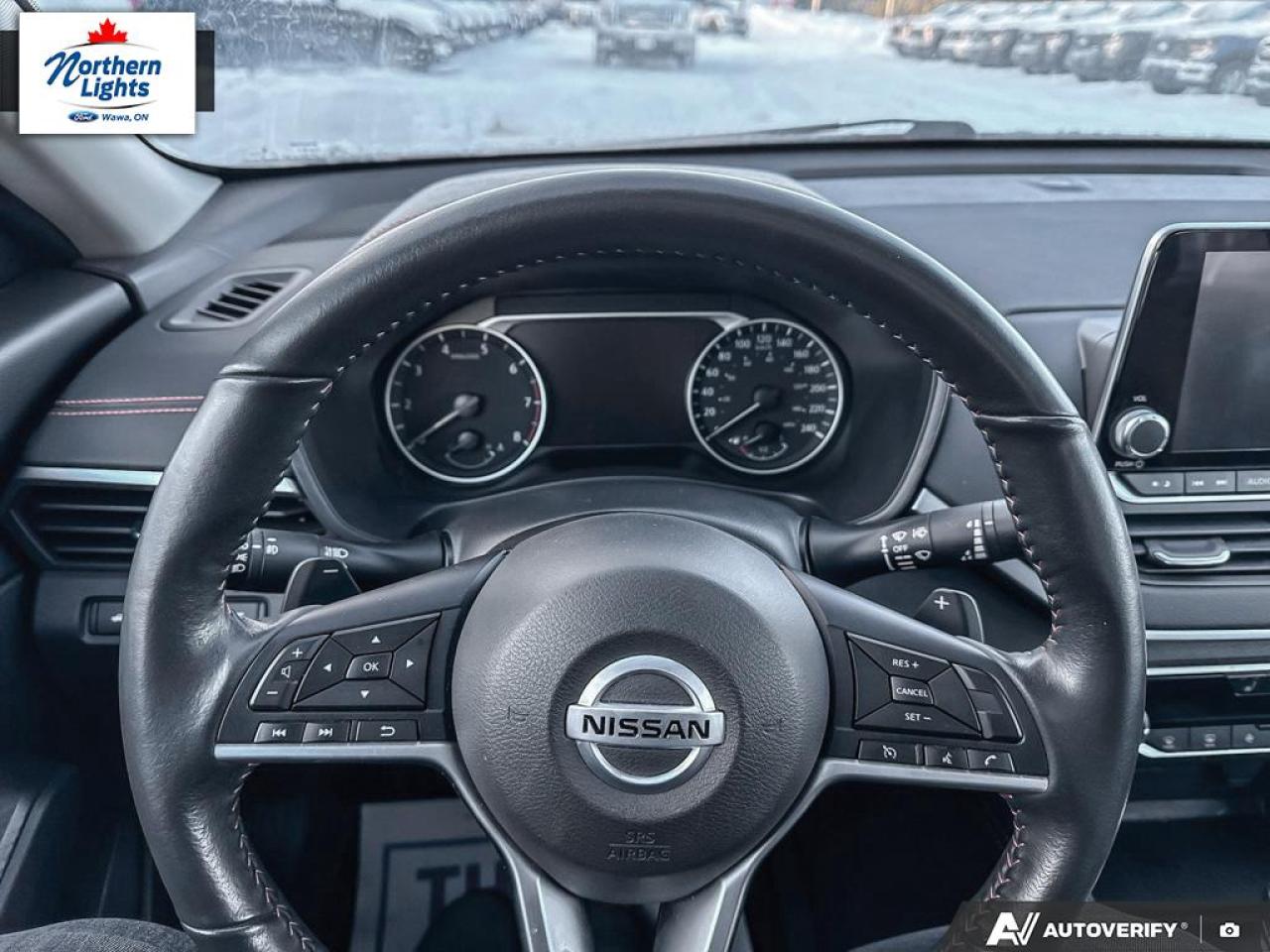 2022 Nissan Altima 2.5 SR Midnight Edition Photo