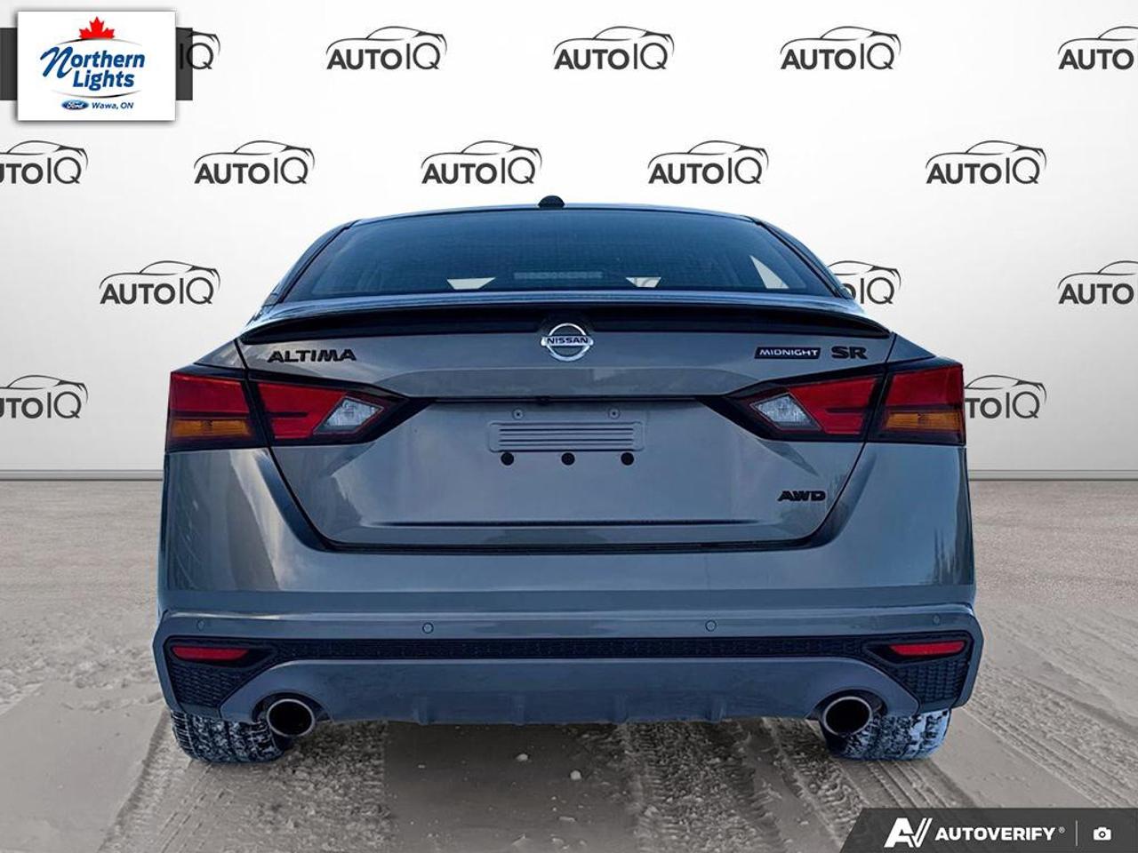 2022 Nissan Altima 2.5 SR Midnight Edition Photo