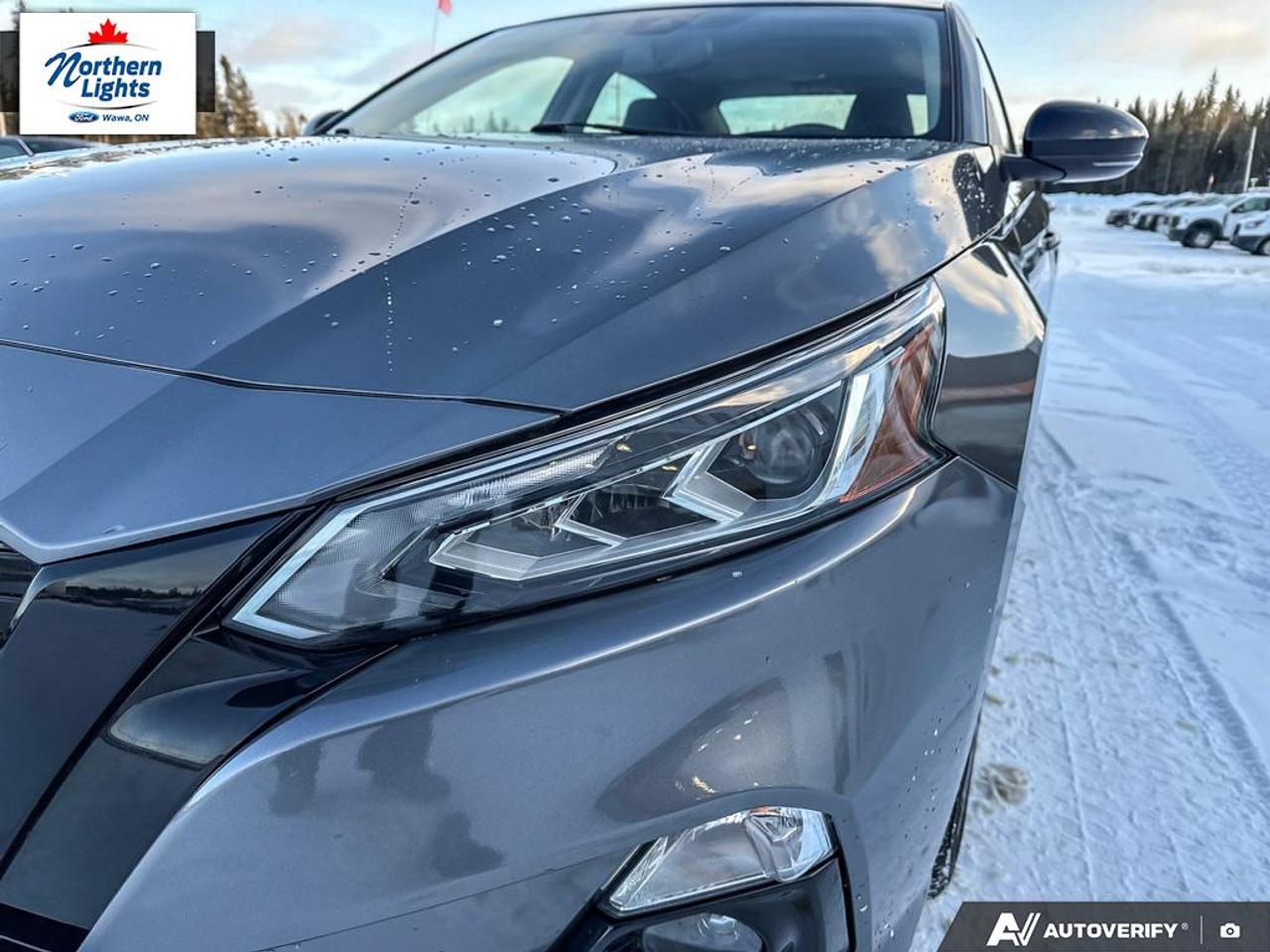 2022 Nissan Altima 2.5 SR Midnight Edition Photo