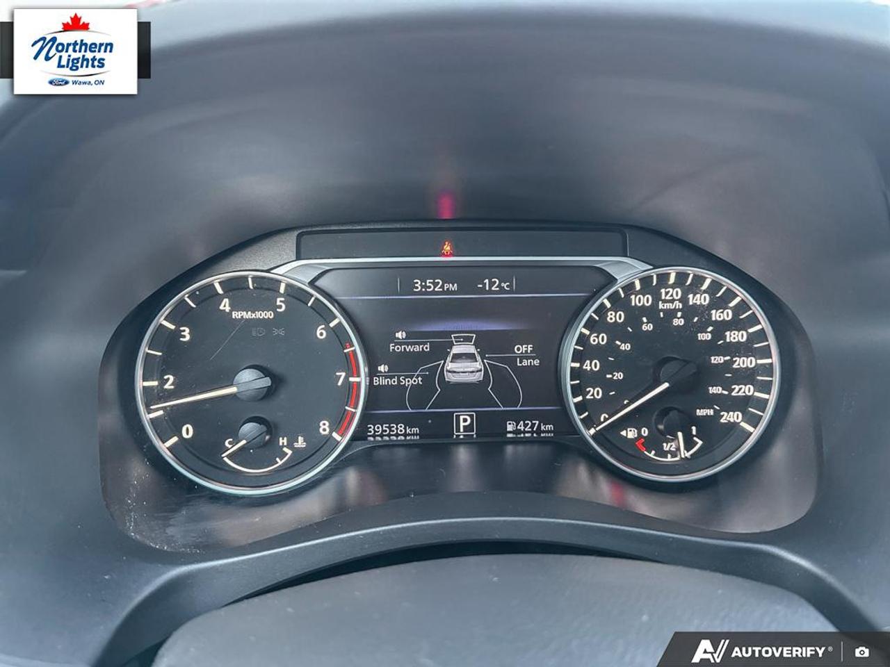 2022 Nissan Altima 2.5 SR Midnight Edition Photo