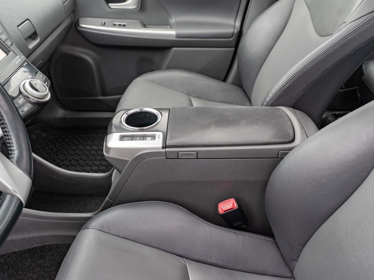 2012 Toyota Prius V 5DR HB Photo