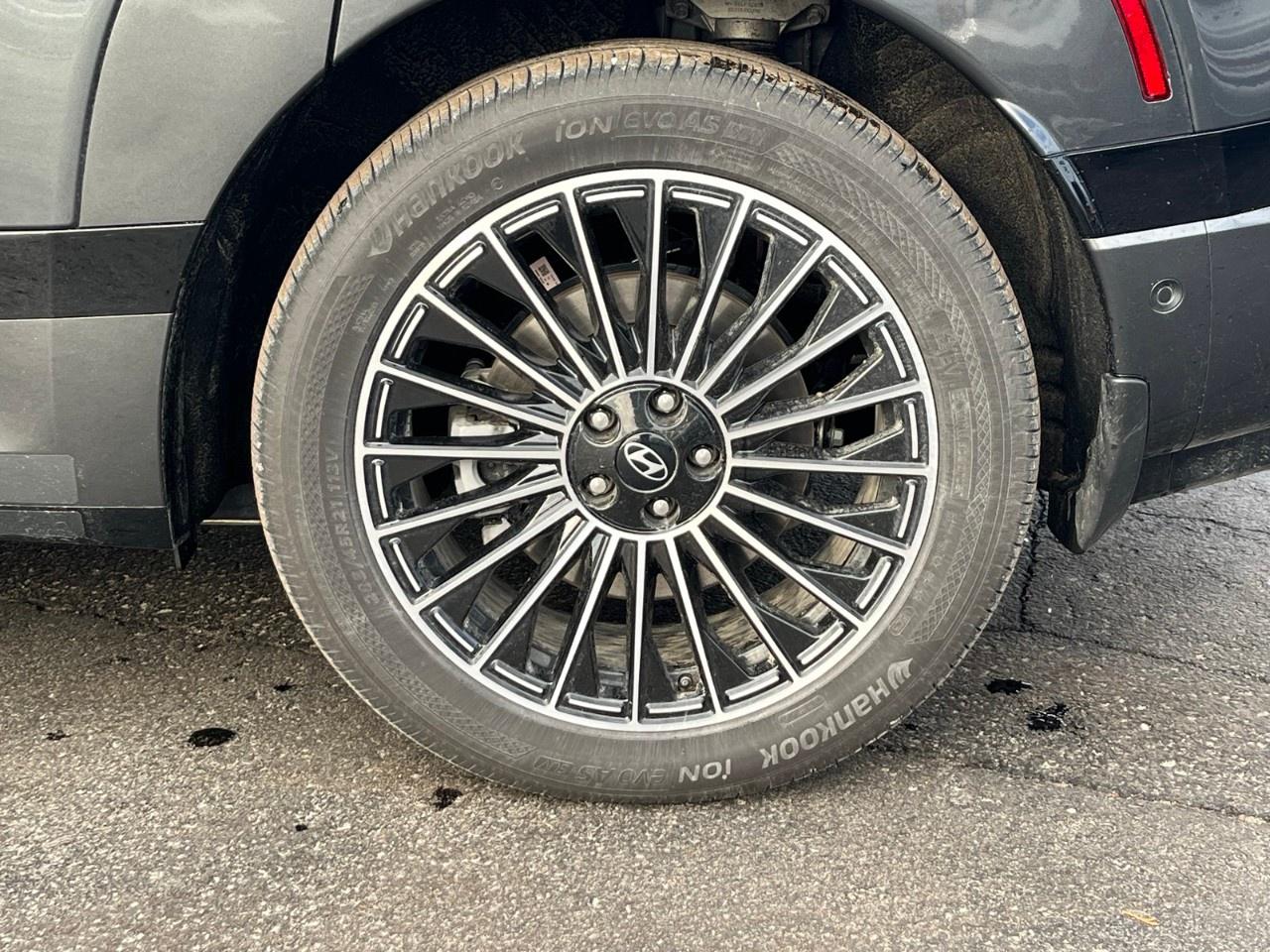 2026 Hyundai IONIQ 9 Preferred   AWD w/Ultimate Calligraphy Pkg Photo3