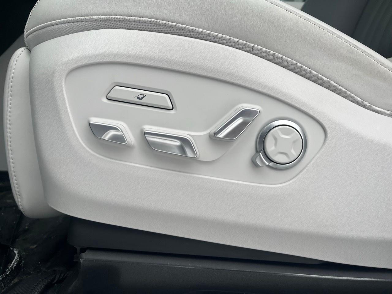 2026 Hyundai IONIQ 9 Preferred   AWD w/Ultimate Calligraphy Pkg Photo