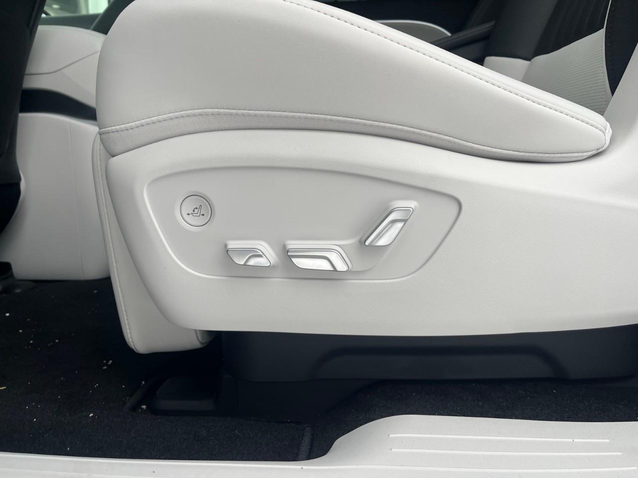 2026 Hyundai IONIQ 9 Preferred   AWD w/Ultimate Calligraphy Pkg Photo