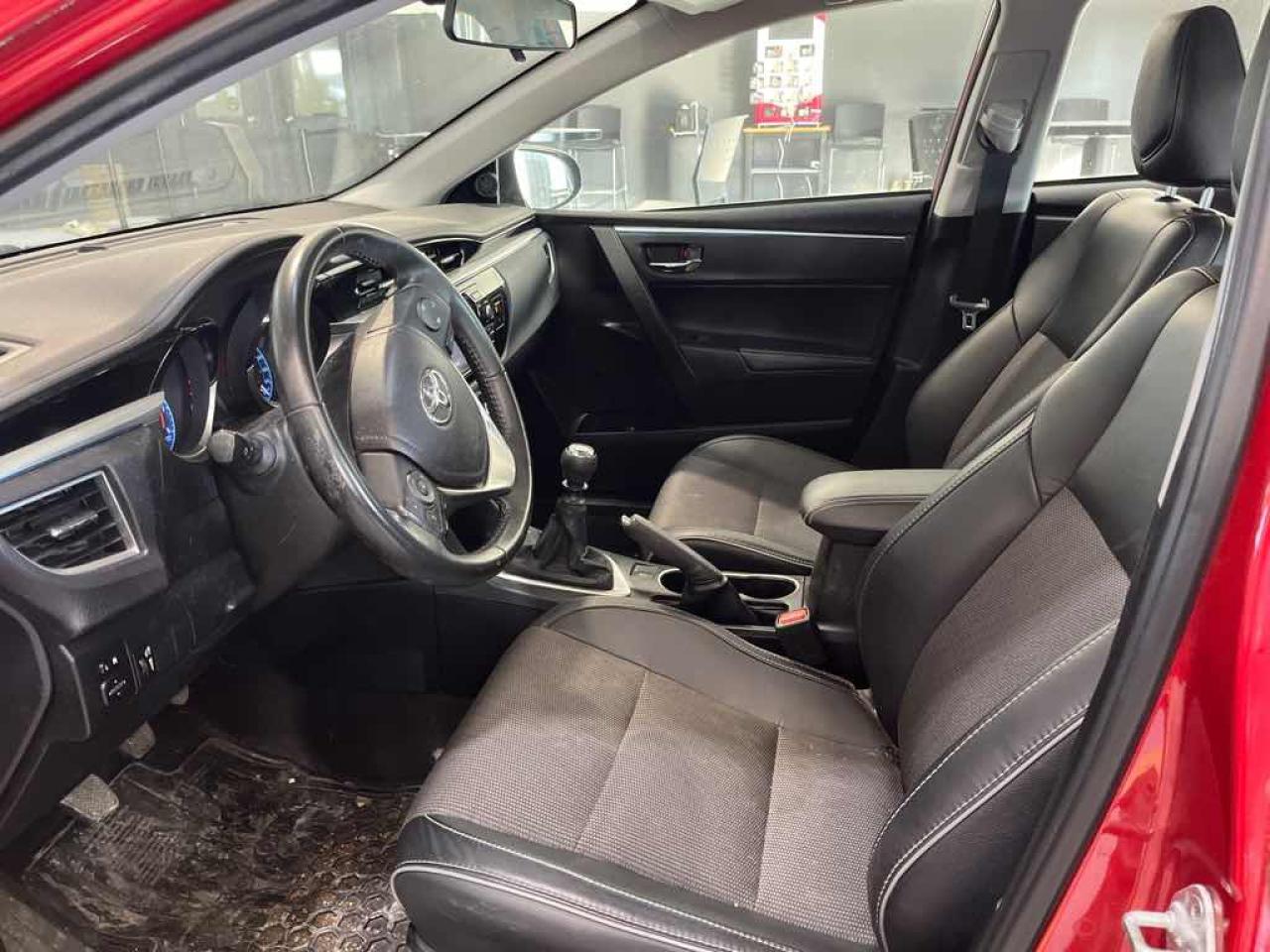 2015 Toyota Corolla S - Photo #8