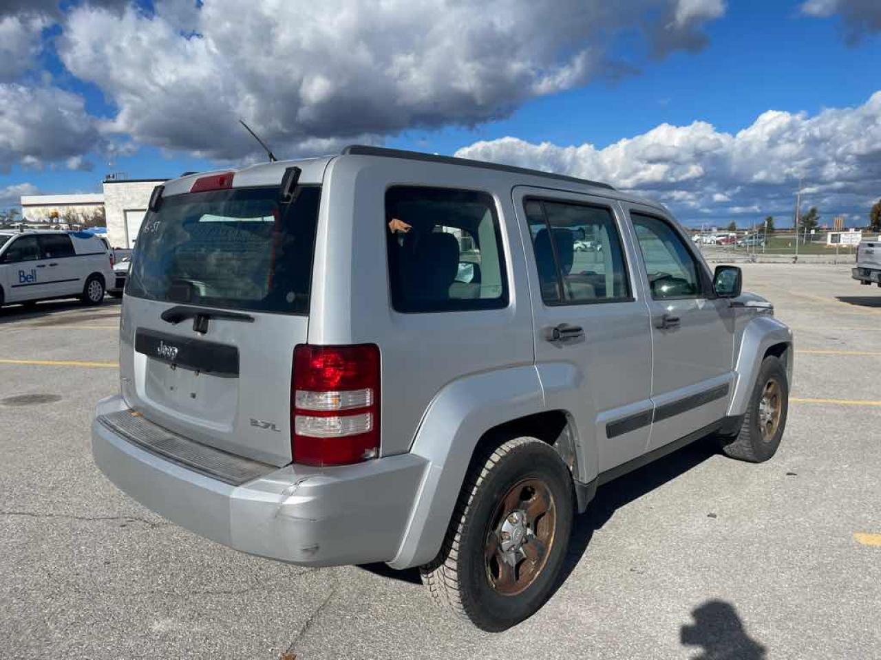 2008 Jeep Liberty Sport - Photo #4