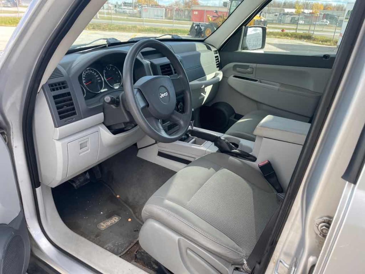 2008 Jeep Liberty Sport - Photo #8