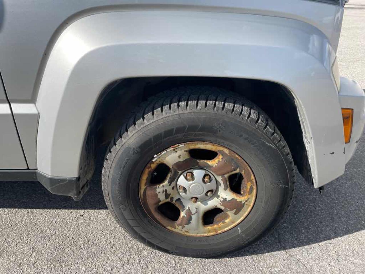 2008 Jeep Liberty Sport - Photo #32