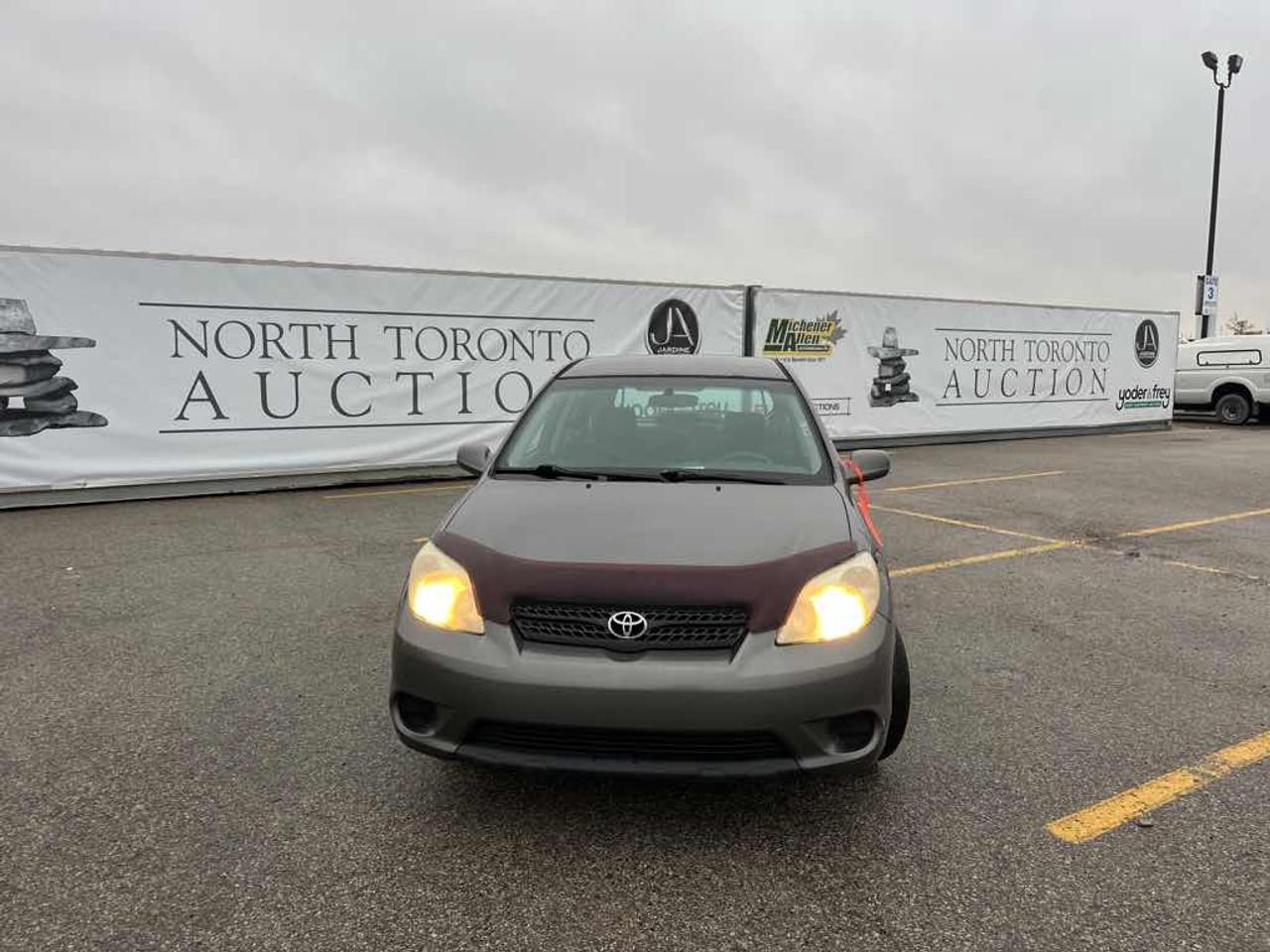 2005 Toyota Corolla Matrix XR Photo1