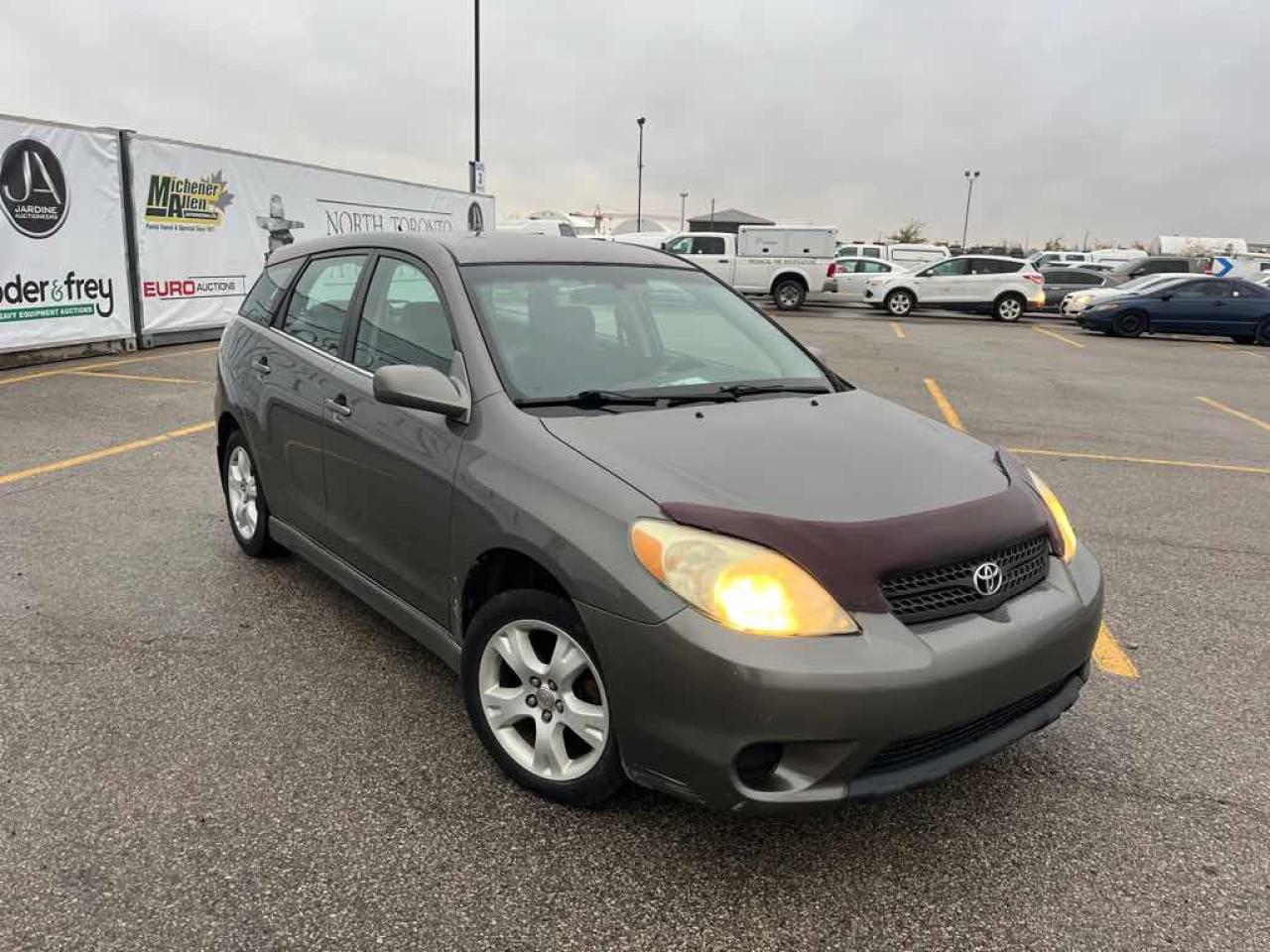 2005 Toyota Corolla Matrix XR Photo2