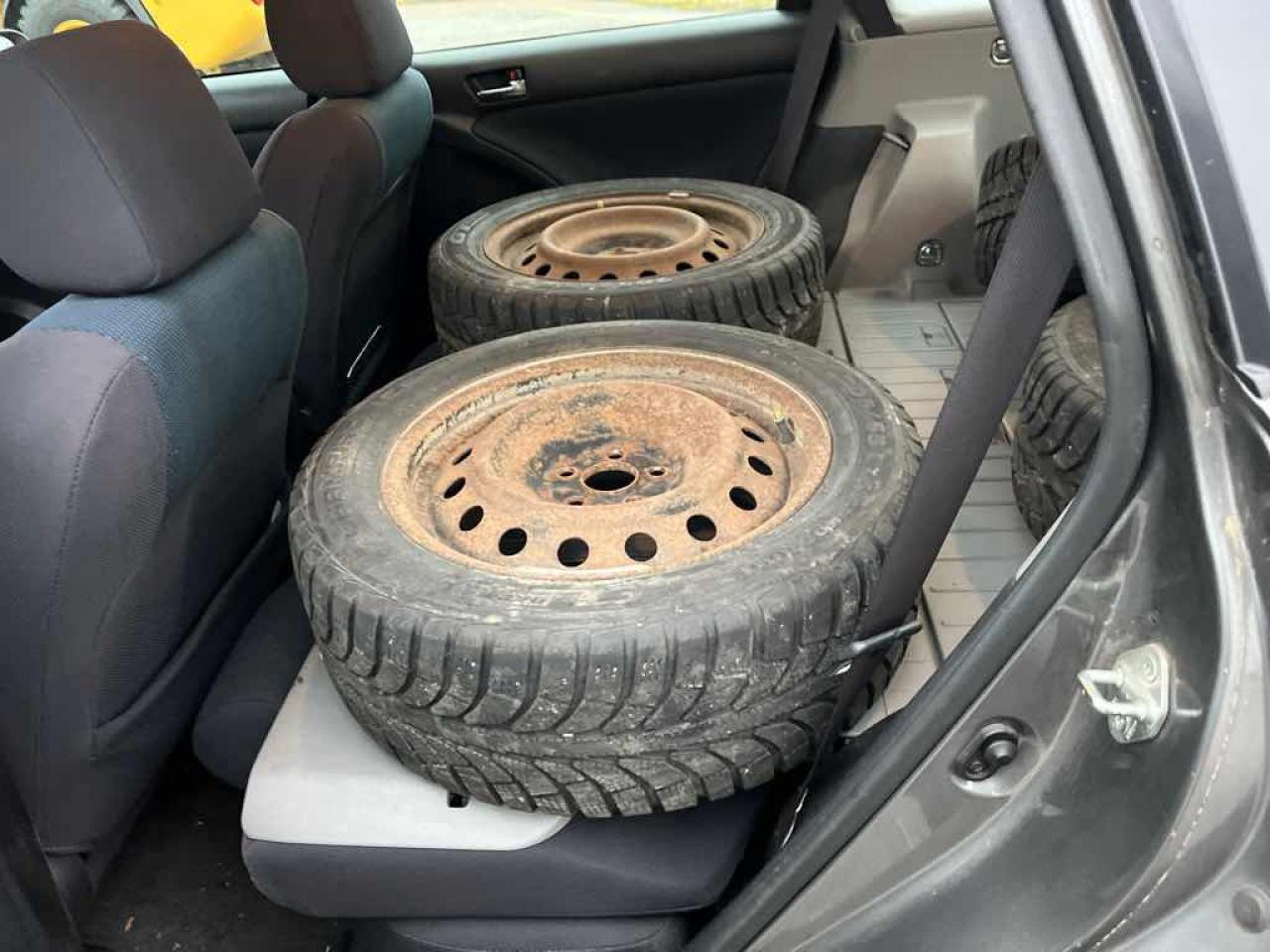 2005 Toyota Corolla Matrix XR - Photo #12