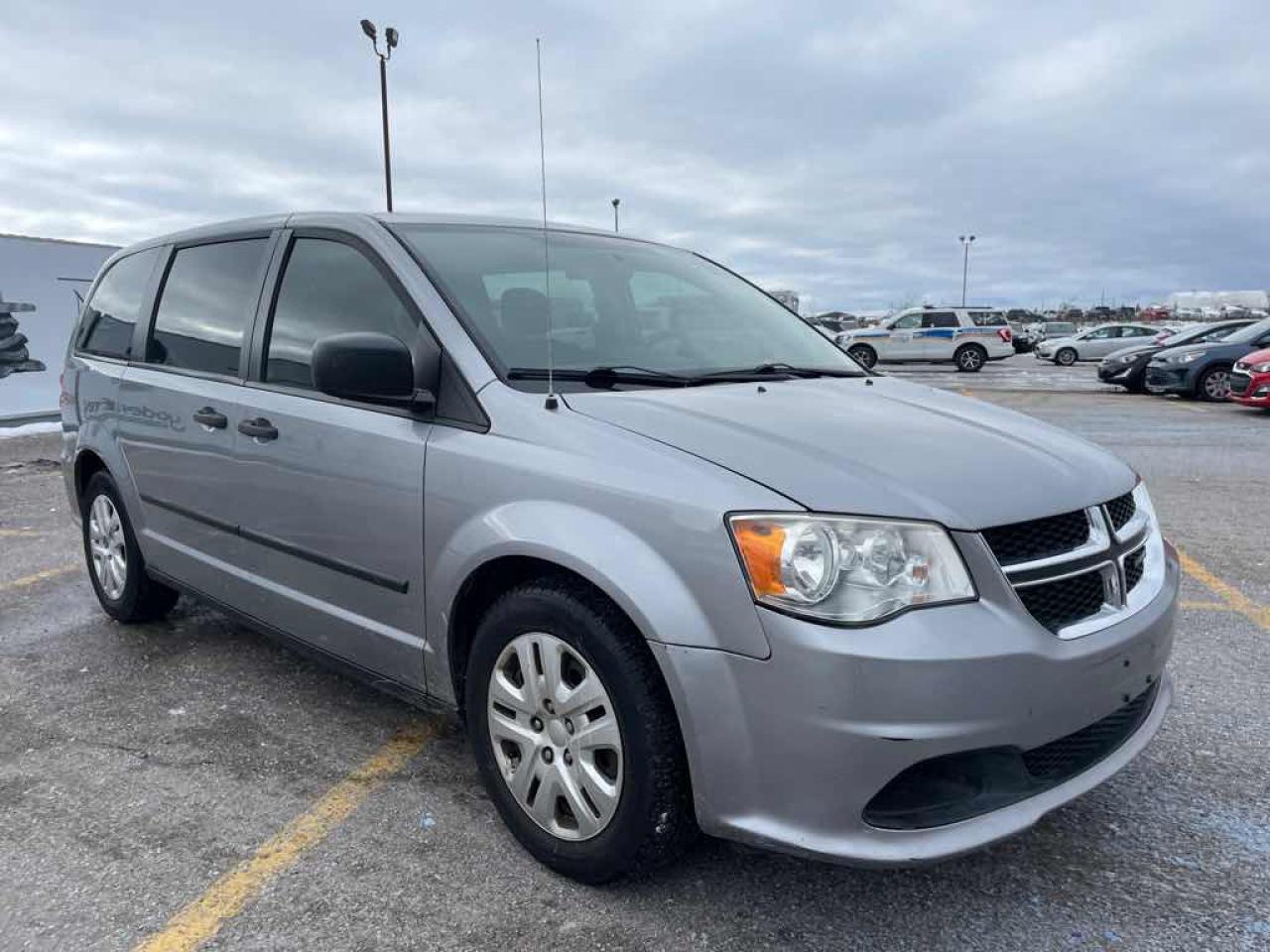 2014 Dodge Grand Caravan SE - Photo #3