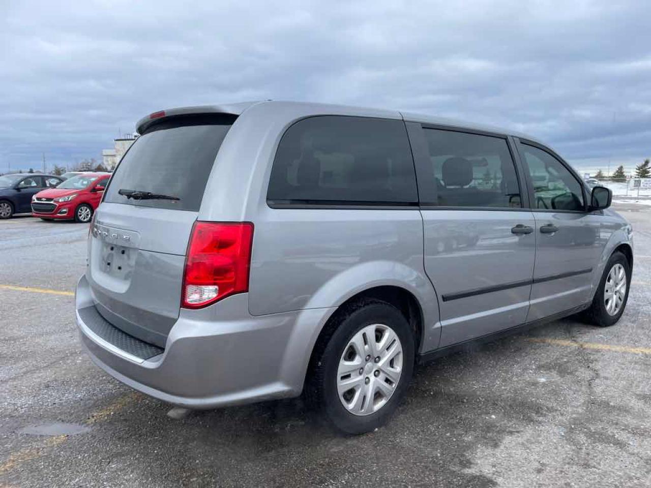 2014 Dodge Grand Caravan SE - Photo #4