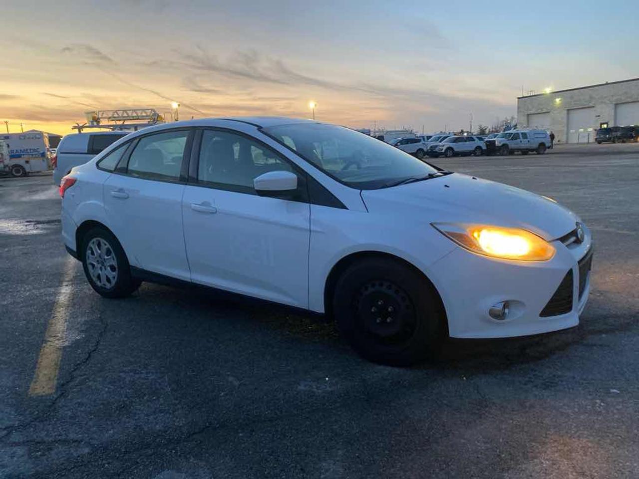 2012 Ford Focus SE Photo2
