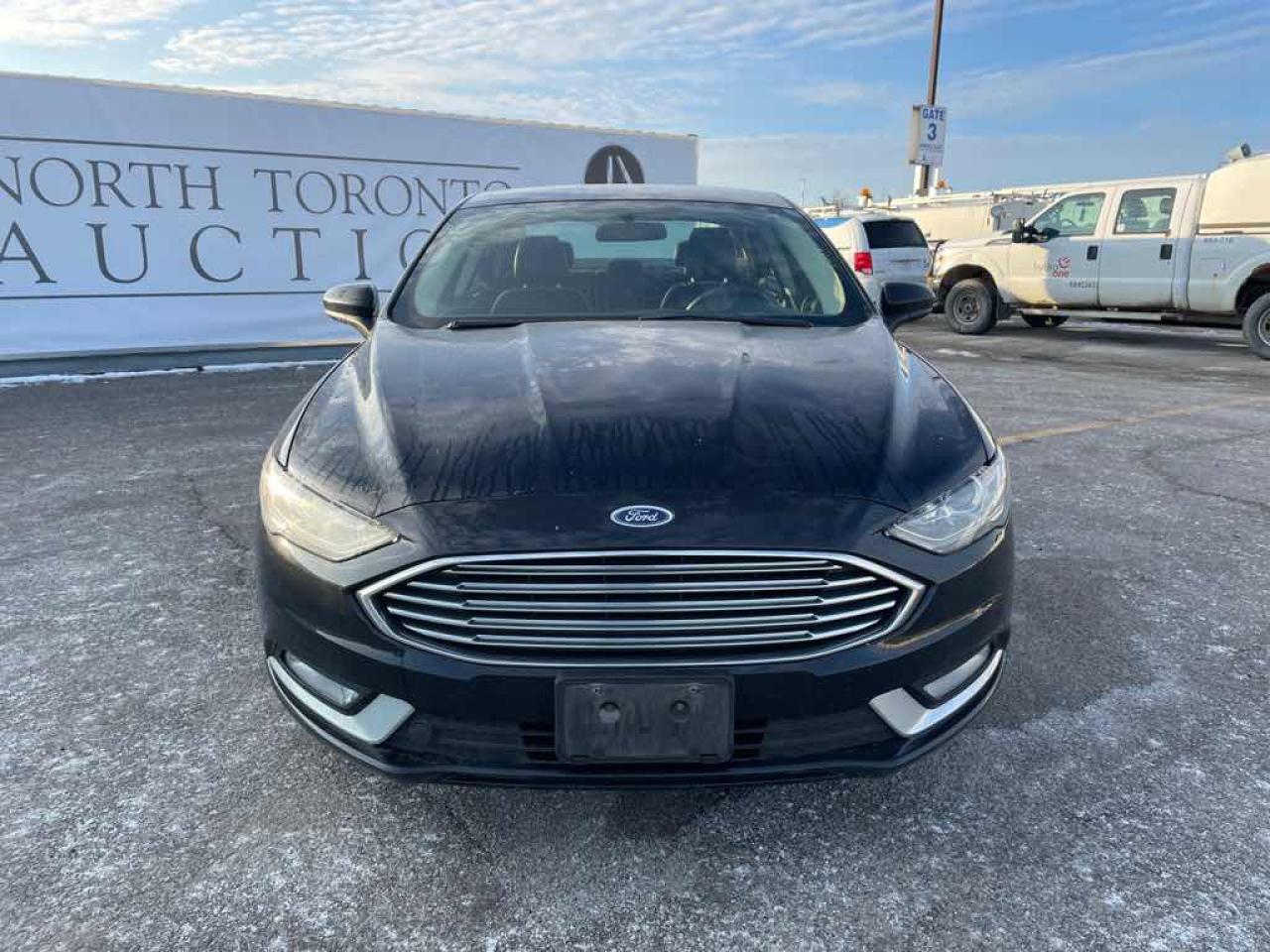 2018 Ford Fusion SE - Photo #2