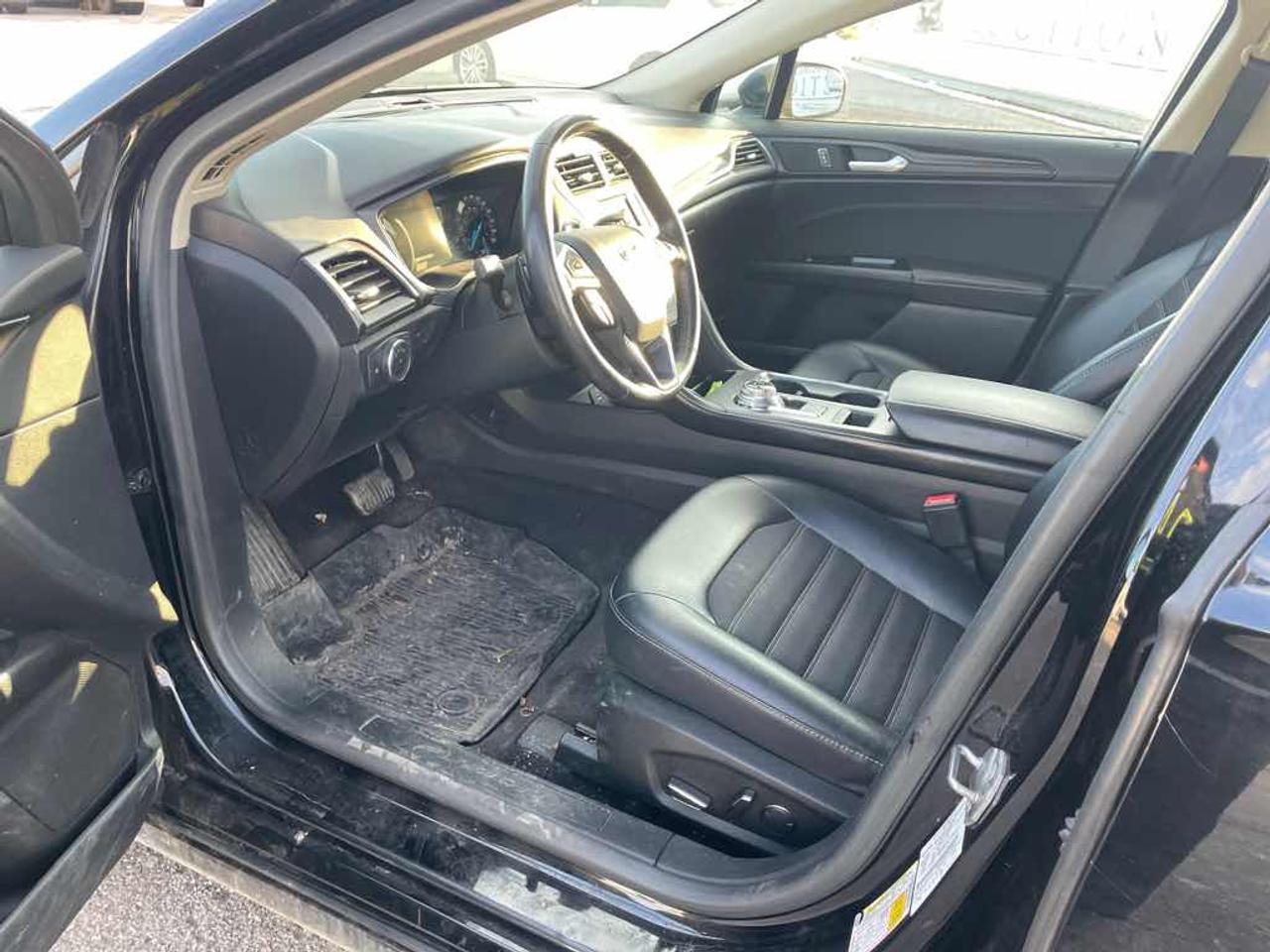 2018 Ford Fusion SE Photo