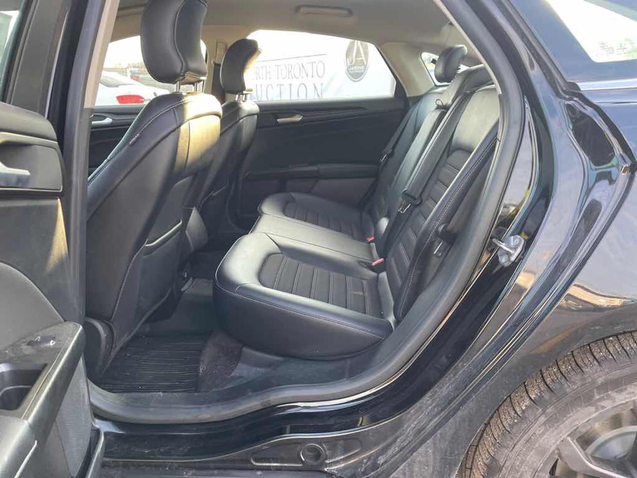 2018 Ford Fusion SE Photo