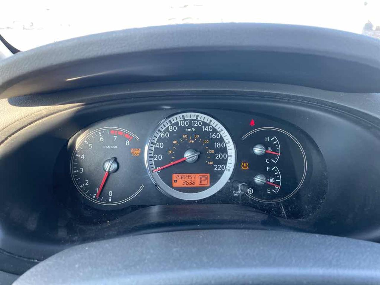 2009 Nissan Quest S Photo