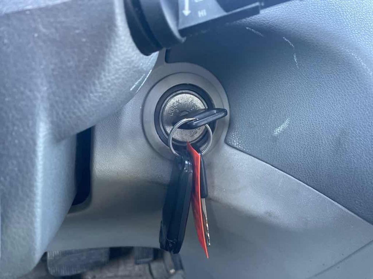2009 Nissan Quest S Photo