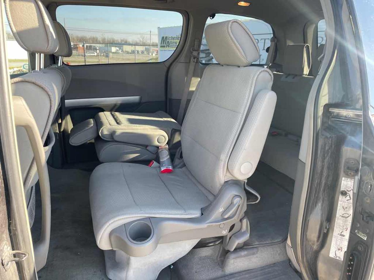 2009 Nissan Quest S Photo