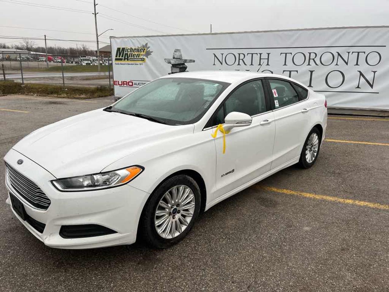 2013 Ford Fusion SE Hybrid Photo