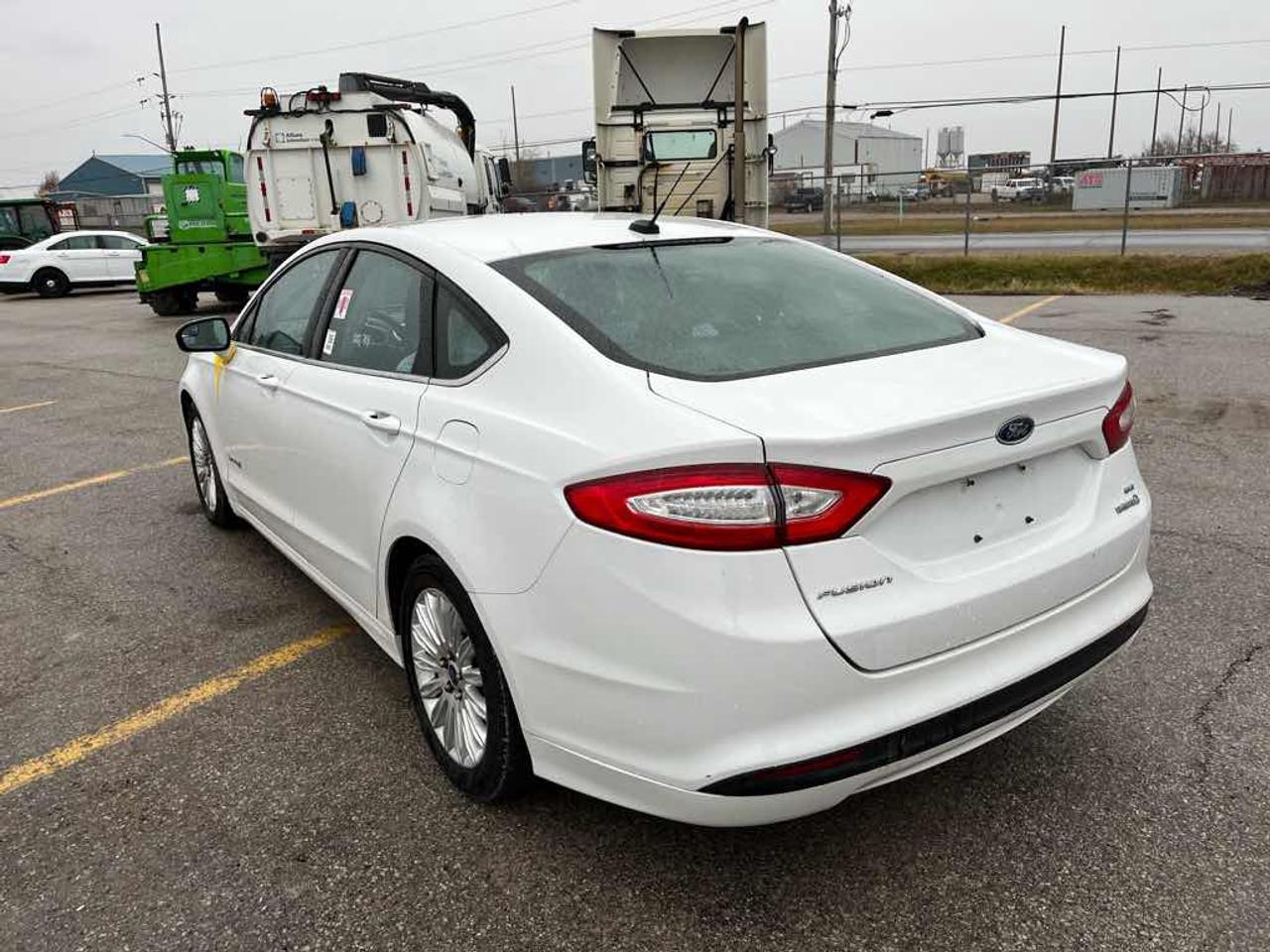 2013 Ford Fusion SE Hybrid Photo